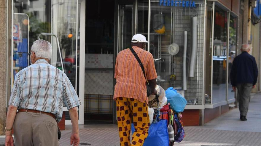 Surgen los primeros intentos de estafa a migrantes por la regularización: "Se aprovechan de la desesperación de la gente"