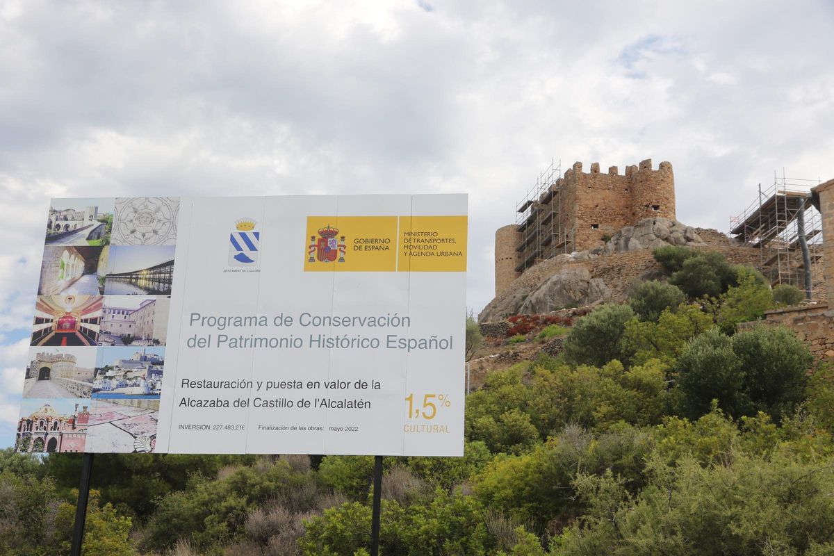 El castillo de l’Alcalatén está situado a 3 kilómetros del núcleo urbano.