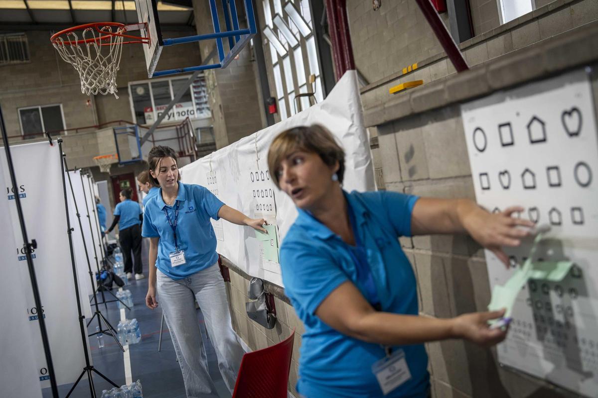 Sant Adrià ofrece revisiones gratuitas de vista y oído a más de 600 personas vulnerables
