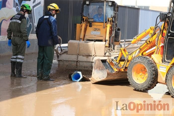 Limpian Los Alcázares tras las fuertes lluvias de los últimos días