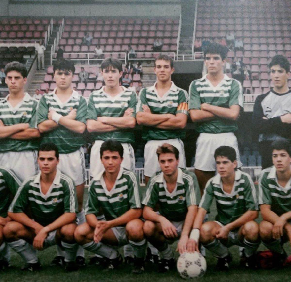 Blanquera, el capità, amb el Vilobí juvenil al Miniestadi abans de jugar contra el Barça