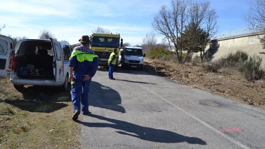 Arreglo en una carretera de Sanabria.