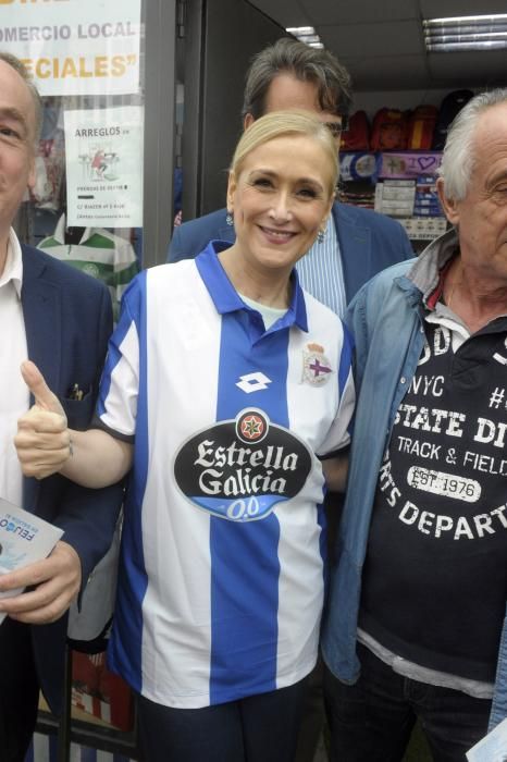 25S | Cristina Cifuentes se pasea por la plaza de Lugo con líderes del PP coruñés