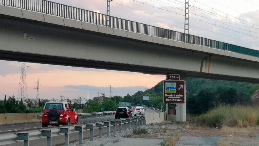 La conexión del acceso norte a Benicàssim se produciría desde la nueva calle de la avenida Barcelona hasta la rotonda en este punto de la N-340.