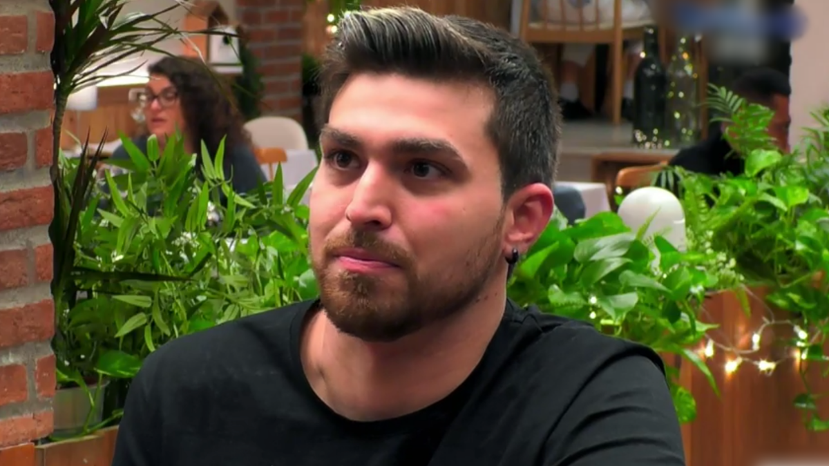 Rubén revela a ‘First Dates’ quin és el seu objectiu: «Vull ser com C. Tangana, només que més guapet» Rubén revela a ‘First Dates’ quin és el seu objectiu: «Vull ser com C. Tangana, només que més guapet»