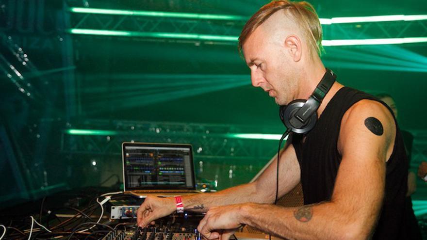 El maestro del techno minimal, Richie Hawtin, en la París 15