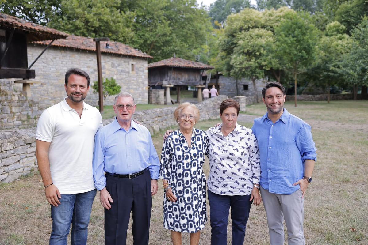 Por la izquierda, Álvaro Queipo, Manuel Fernández, Matilde Llano, Carmen Tuya y Andrés Ruiz.