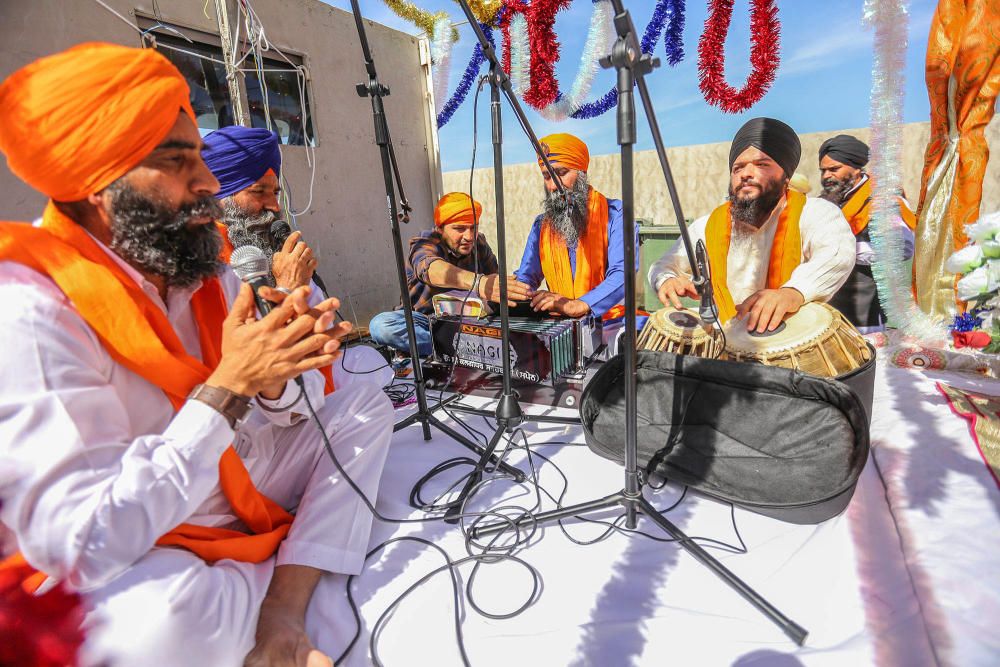 La comunidad Sikh celebra en Torrevieja su desfile
