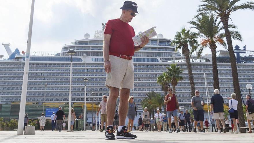 El Puerto salva sus cifras pese  al descenso de cruceristas
