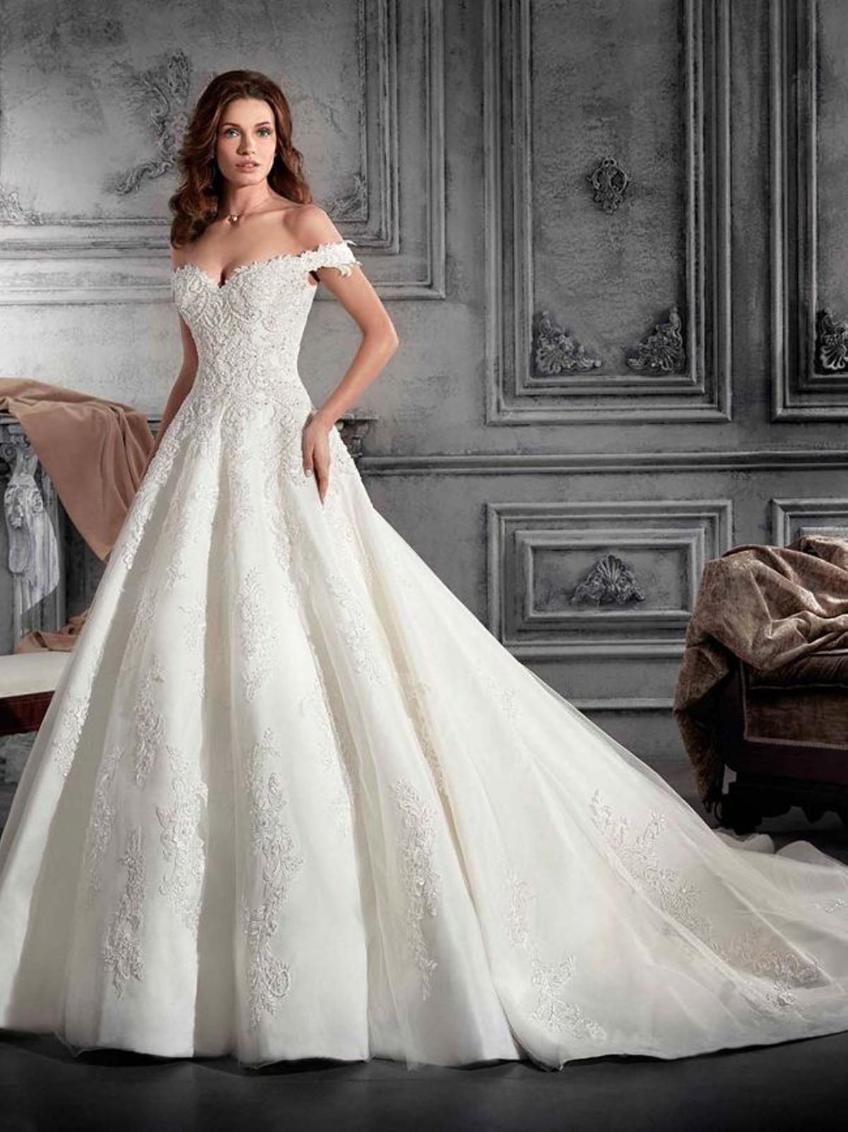 Tendencias en vestidos de novia 2018: escote 'bardot'