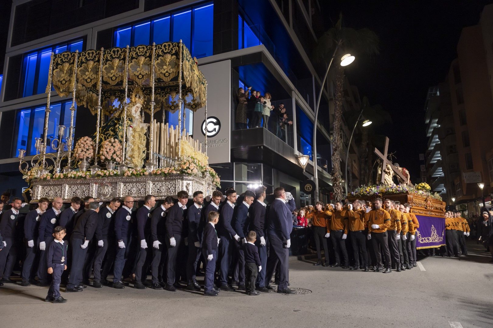 Encuentro de la Vía Dolorosa en Torrevieja del Miércoles Santo con la presencia del obispo José Ignacio Munilla