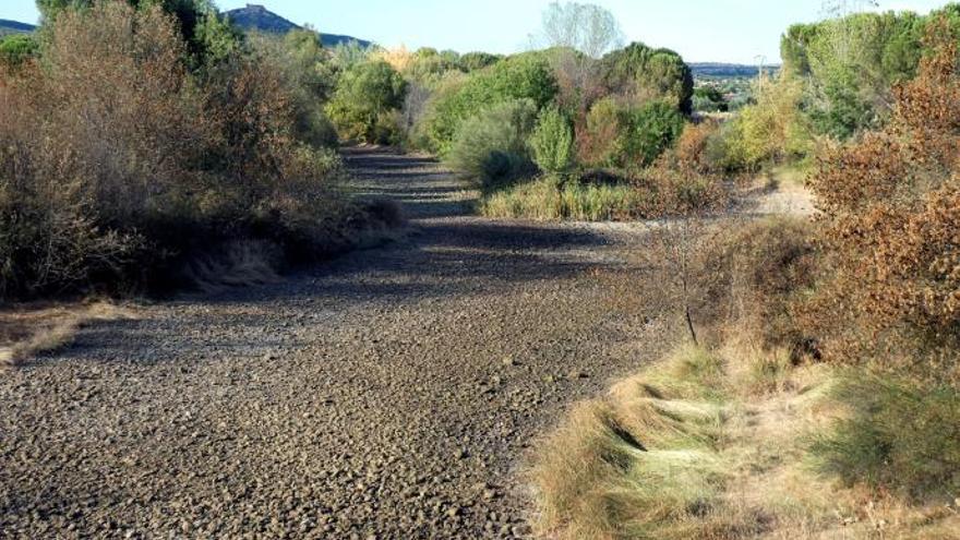 Vista del cauce seco del río Bullaque en Ciudad Real.