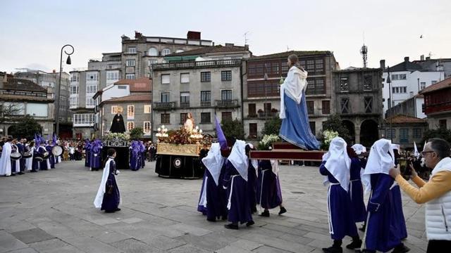 Encuentro en A Ferrería, procesión que despide el programa religioso de la Semana Santa.