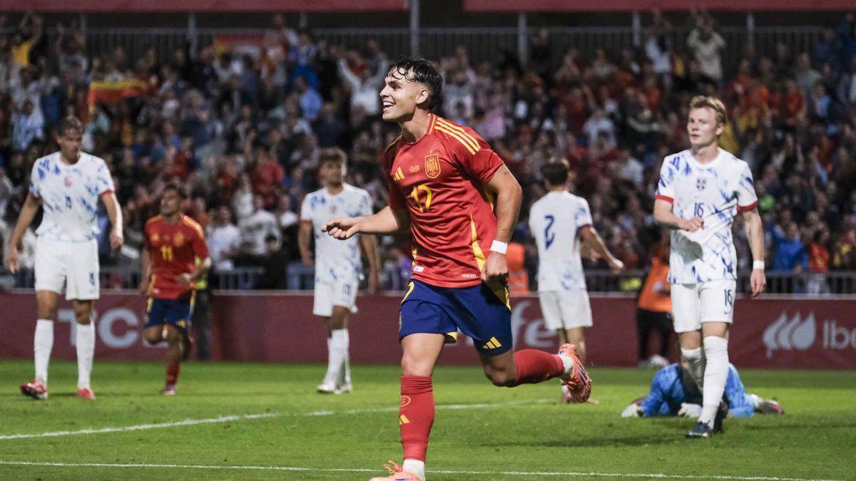 Ángel Ortiz marcó el segundo ante una Noruega muy inocente.