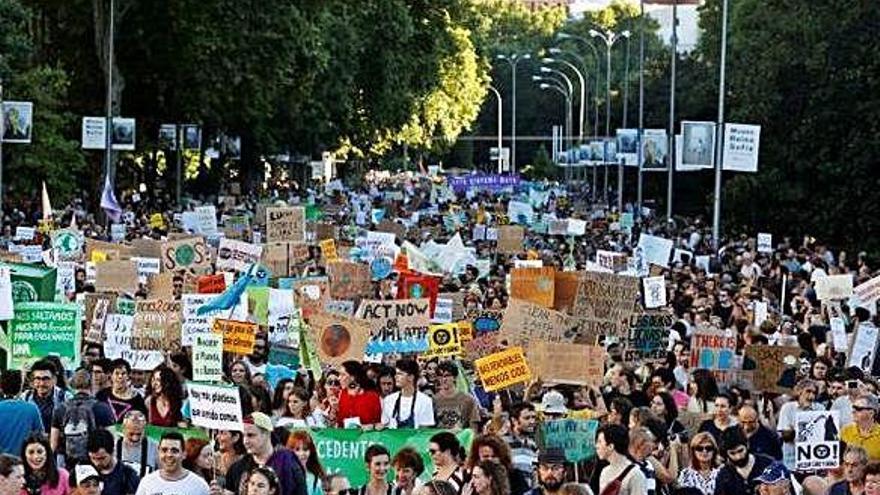 Centenars de milers de joves de tot el món es bolquen en la defensa del futur del planeta