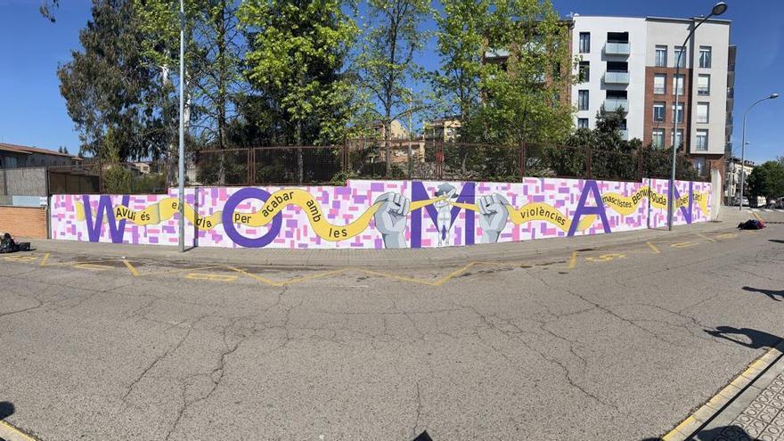 Olot llueix un mural que reivindica la lluita contra la violència masclista