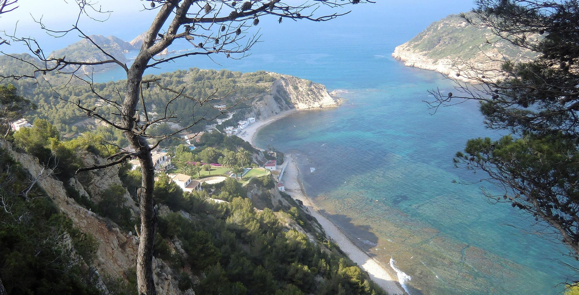 La Cala Portitxol, en Xàbia, también es altamente recomendable para la práctica de submarinismo y snorkel.