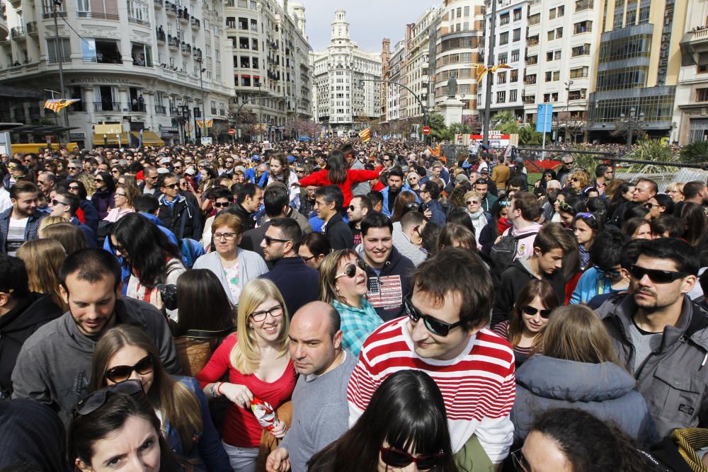 Búscate en la mascletà del 6 de marzo