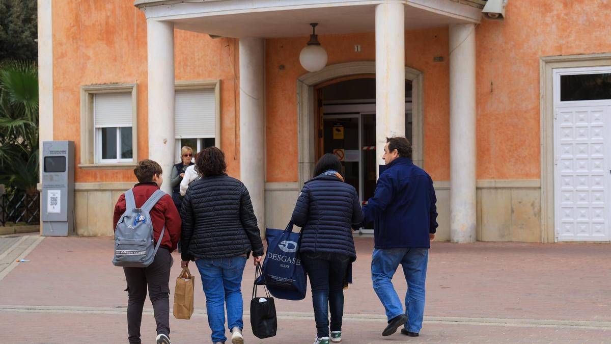 "Momentos de tensión y miedo", primeras palabras de los padres ante la amenaza por asesinatos masivos