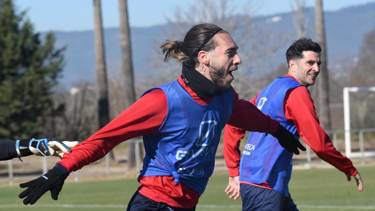 Gudelj, junto a Juan Villar, en un entrenamiento el pasado mes de febrero.