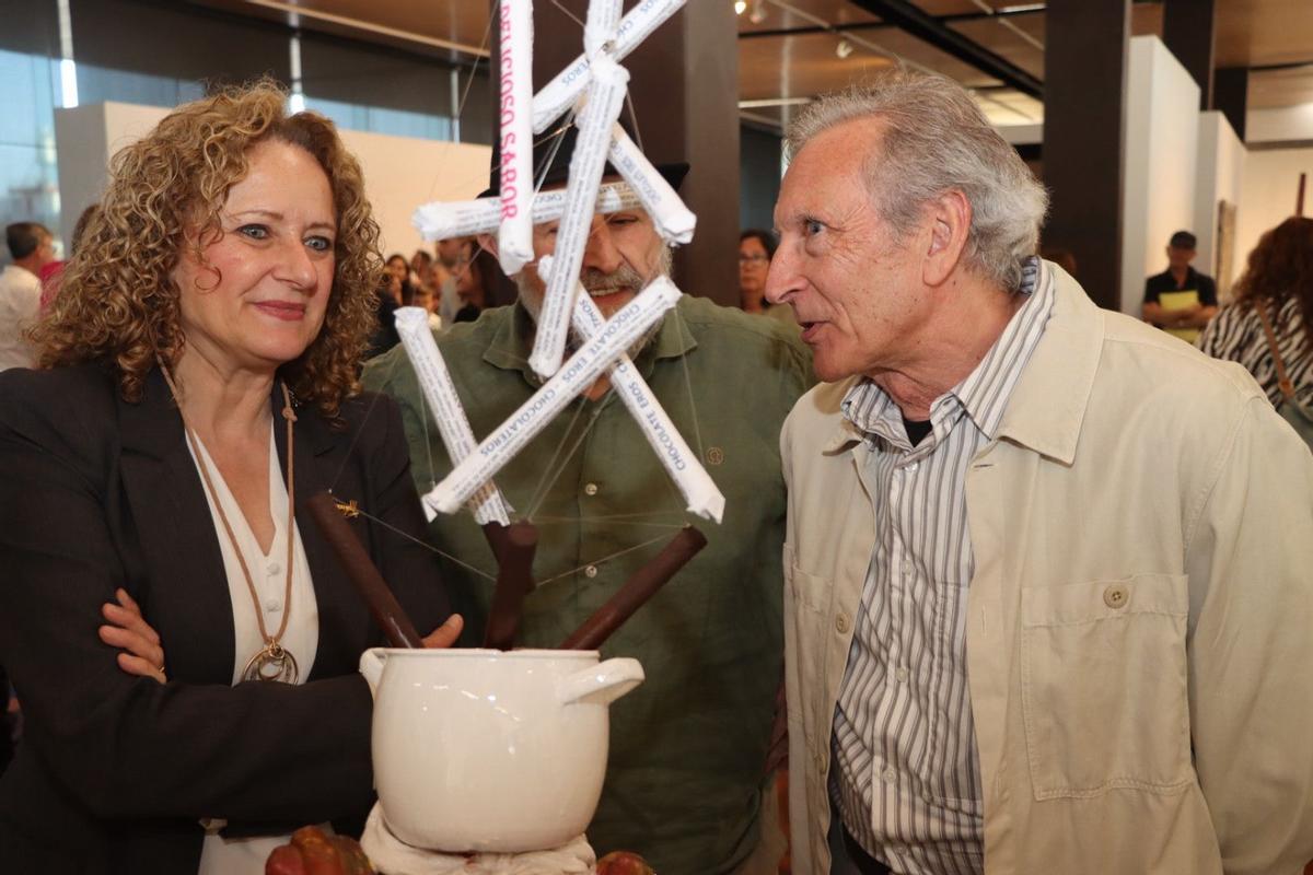 Amparo Folgado en la exposicion sobre el chocolate en Torrent.