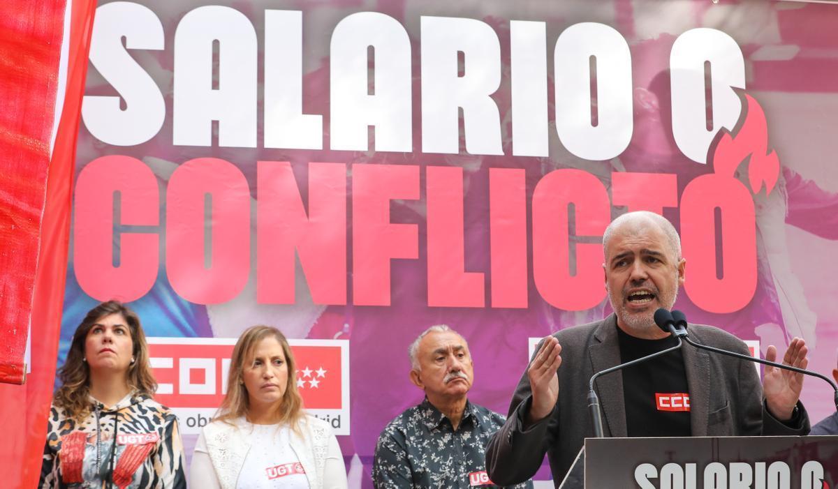 Los secretarios generales de CCOO y UGT, Unai Sordo y Pepe Álvarez, durante una protesta.