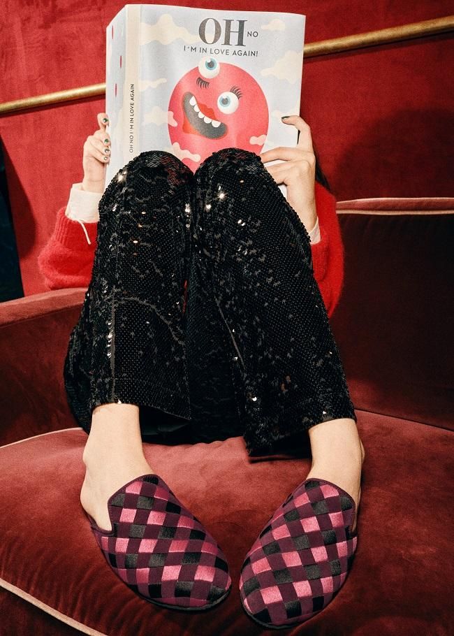 'Slippers' destalonadas con estampado de cuadros de la colección de & Other Stories en colaboración con Hums
