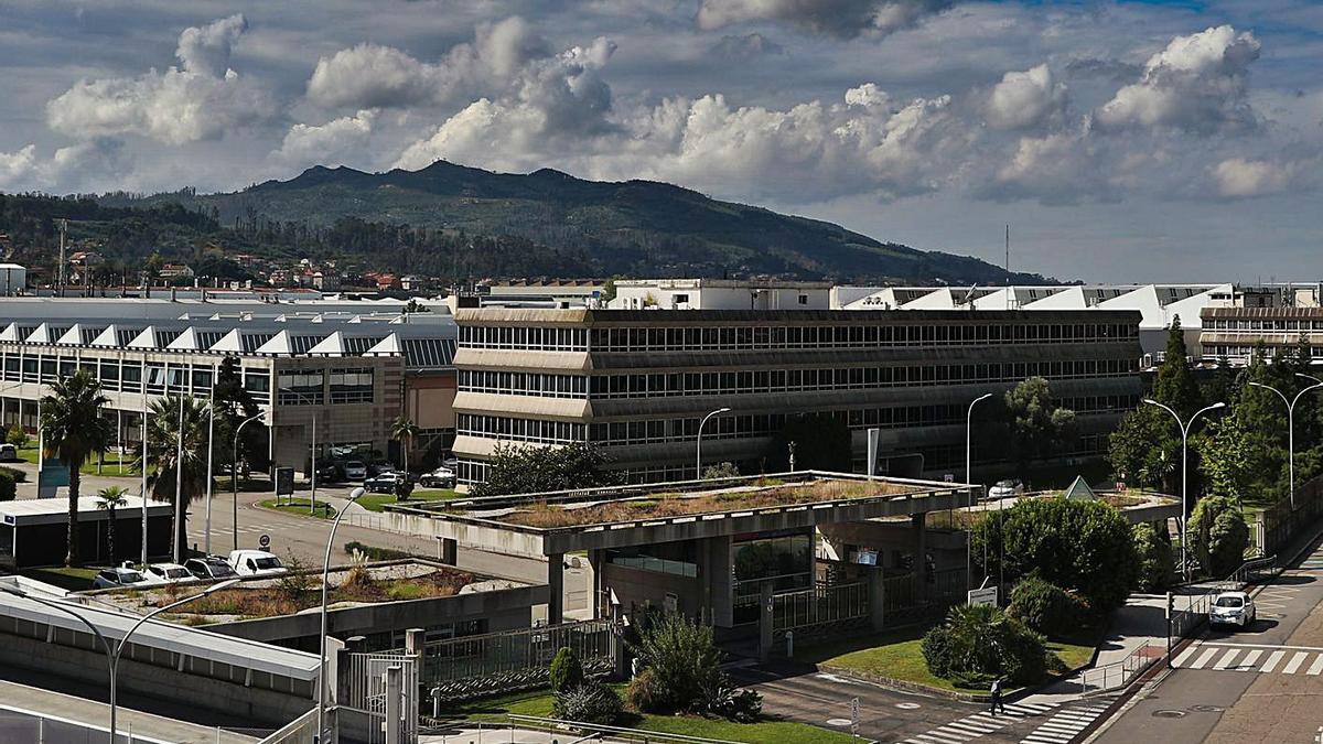 La factoría automovilística abandonó sus oficinas principales (centro) para ahorrar costes.