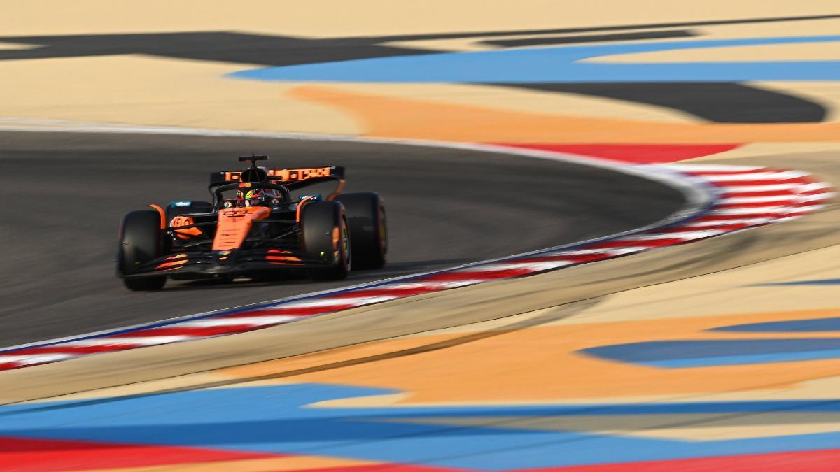 Oscar Piastri, en acción con el McLaren en Bahrein