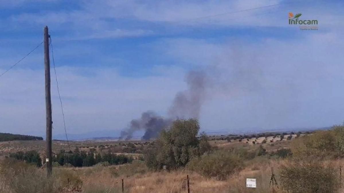 Extinguido el incendio declarado en Nambroca: provocó una columna de humo visible desde Toledo