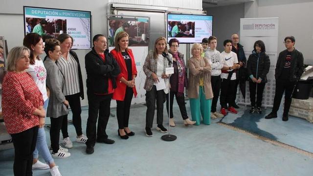 Inauguración de la exposición esta mañana en la lonja de Cesantes. / FdV