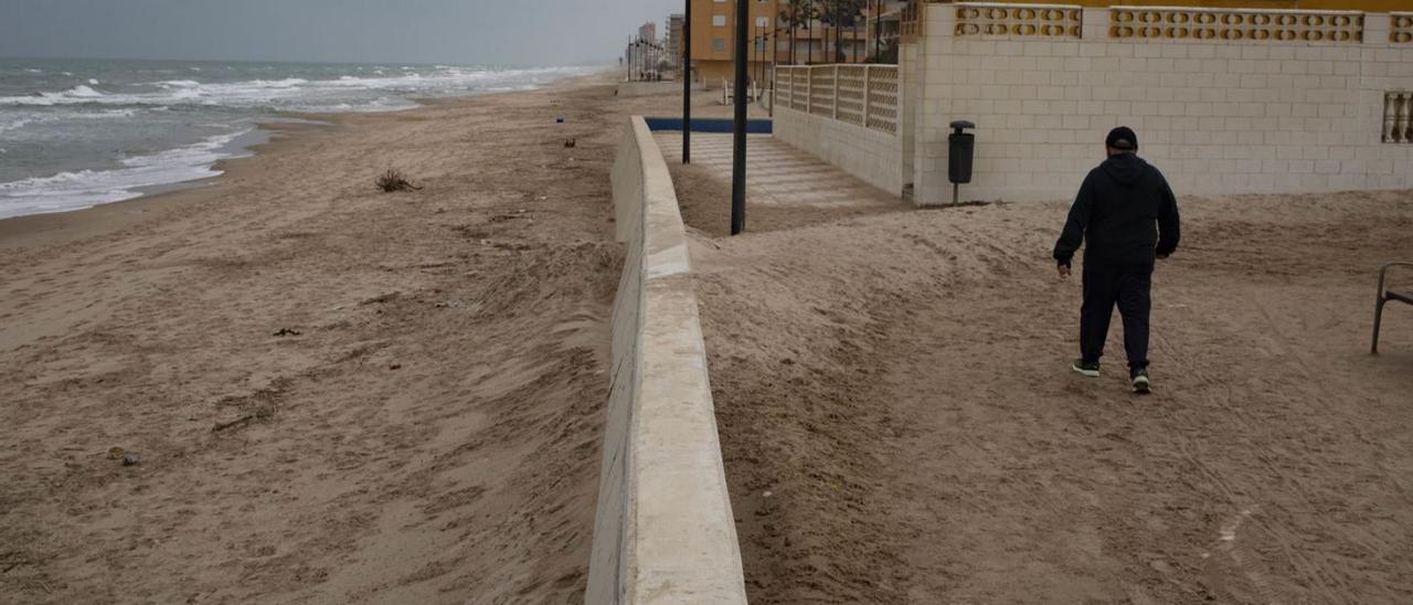 Viviendas de El Perelló afectadas por el temporal del pasado mes de marzo.  | PERALES IBORRA