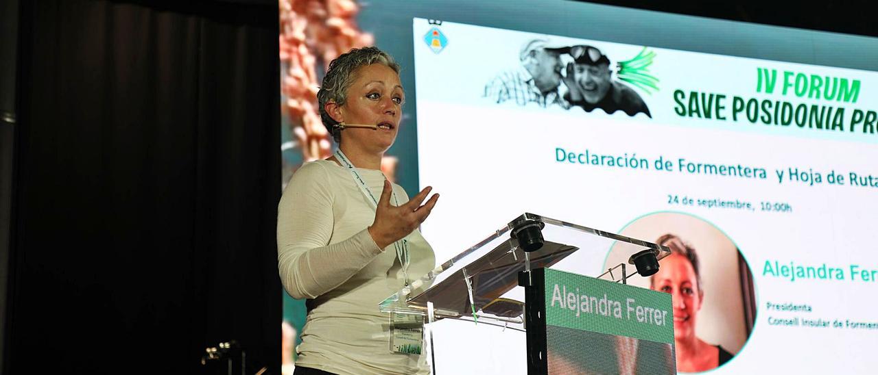 Alejandra Ferrer durante su intervención en la inauguración del IV Foro Save Posidonia Project. | NOMBRE FEQWIEOTÓGRAFO