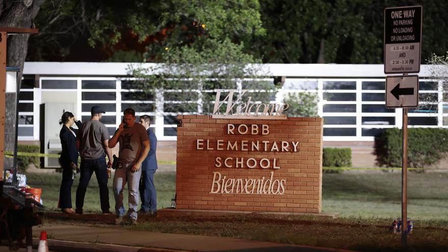Matanza en Texas: Uvalde suspende a todos los guardianes de la escuela donde murieron 19 niños