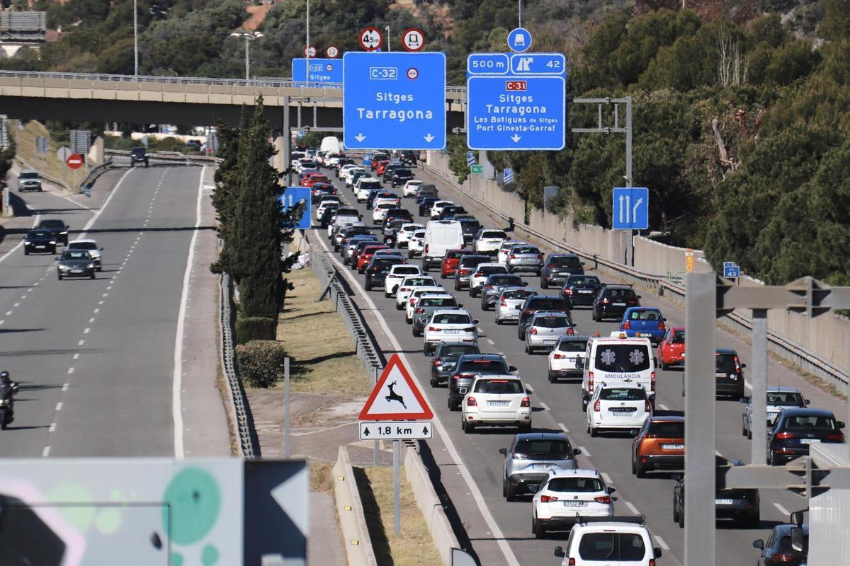 El tráfico en la operación salida de Semana Santa.