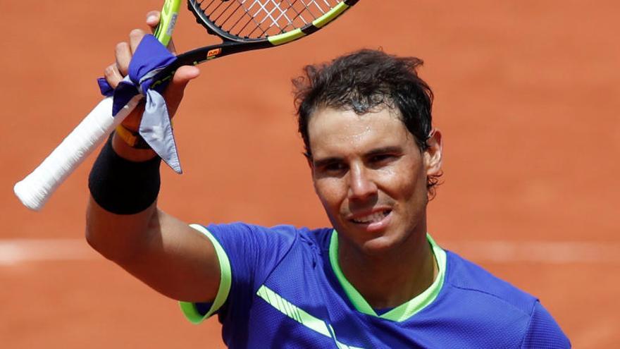 Nadal saluda tras ganar a Bautista.