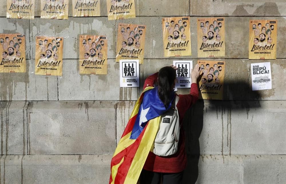 Encartellada arreu de Catalunya per demanar la llibertat dels presos