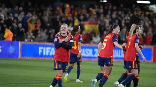 La crónica | España inicia la reconquista del Mundial con una brillante victoria en Castelló ante Islandia (3-0)