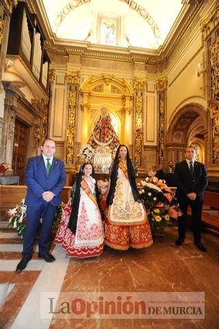 Ofrenda floral a la Virgen de las candidatas a Reina de la Huerta