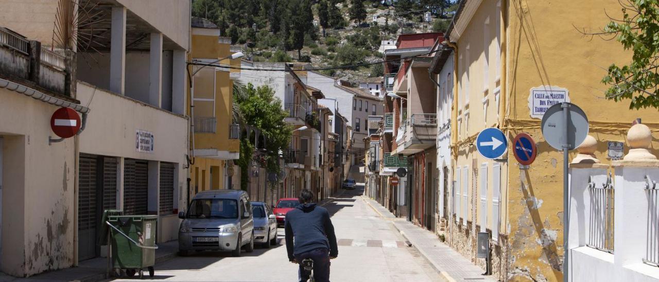 Una calle de Castelló de Rugat, el municipio más poblado sin muertes por coronavirus. | PERALES IBORRA