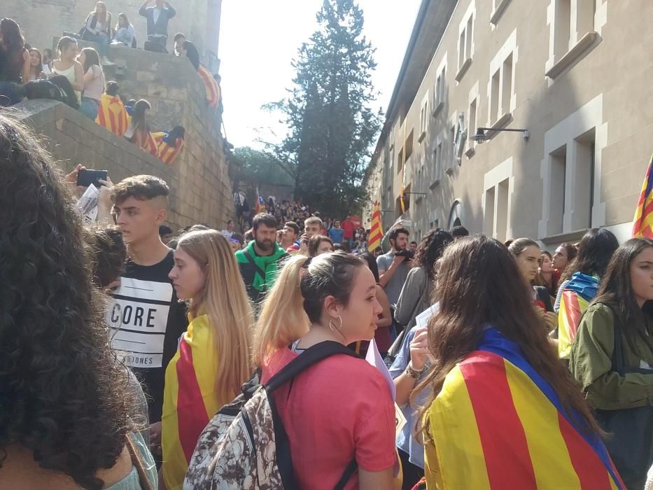 Estudiants, professors i personal de la UdG s'han manifestat a Girona