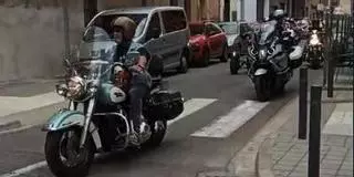 250 Harley Davidson rugen por las calles en la recta final de las fiestas de Almassora