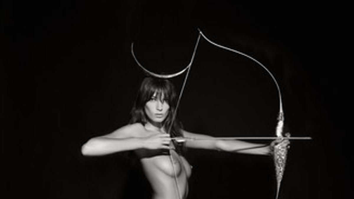 Daria Wervowy, Artemisa en el calendario Pirelli.