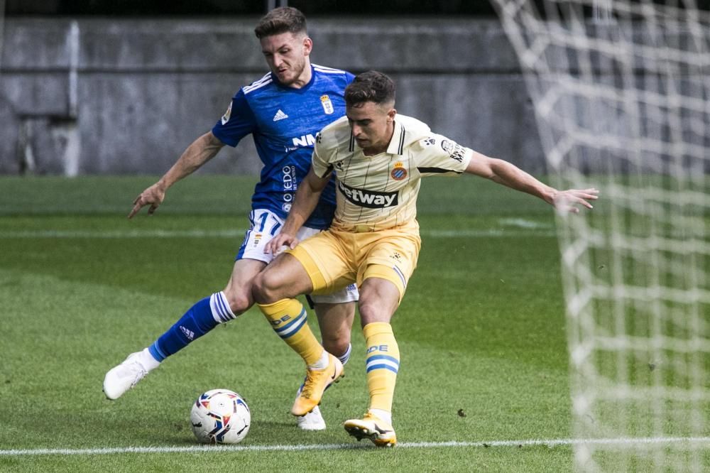 El partido entre el Real Oviedo y el Espanyol, en imágenes