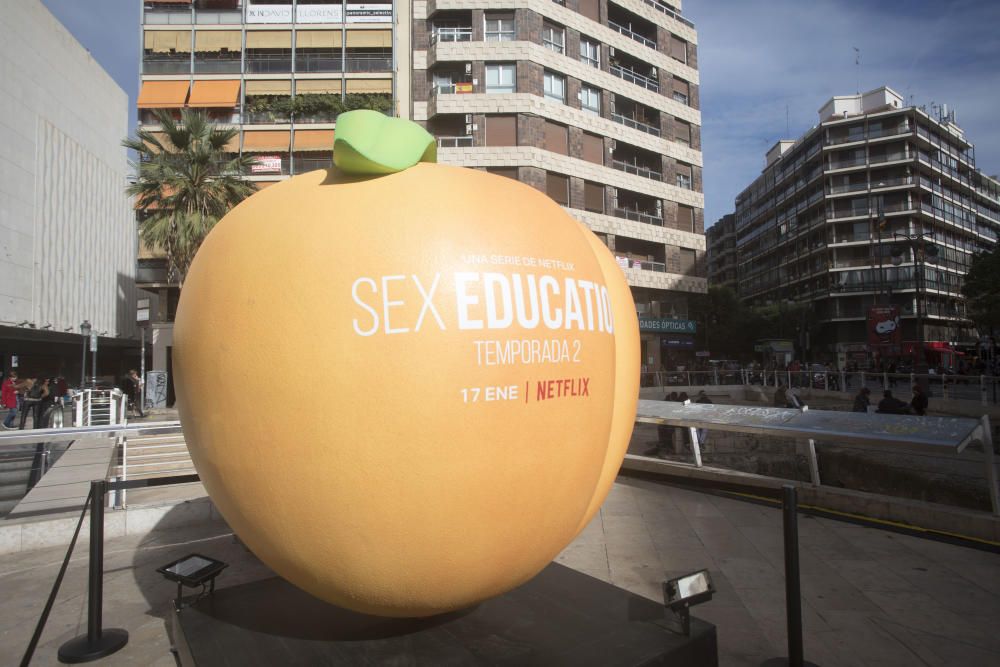 La llamativa publicidad de 'Sex Education' en València