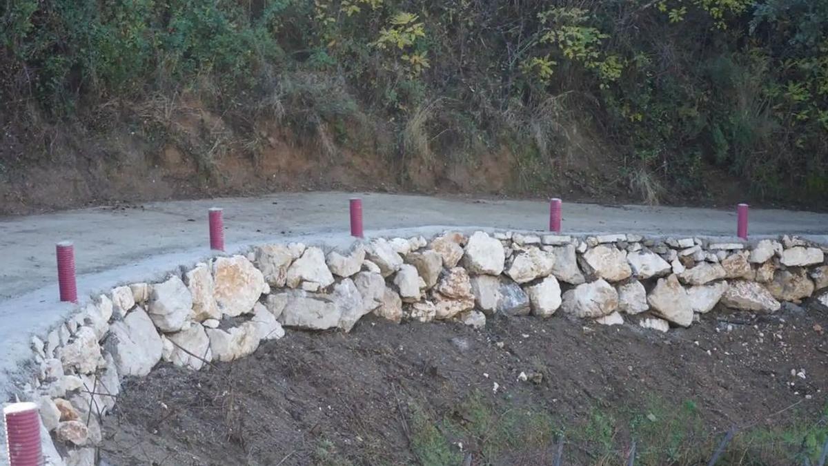 Arreglo del camino entre Cartajima y Júzcar, afectado por desprendimiento por las lluvias.