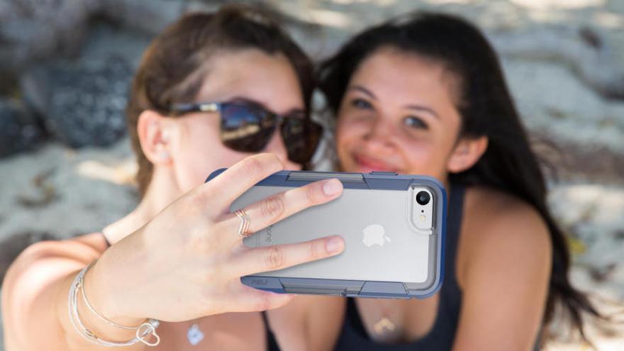 La firma Invisible Shield ha lanzado al mercado una nueva funda de gran resistencia para los iPhone 8 y X.