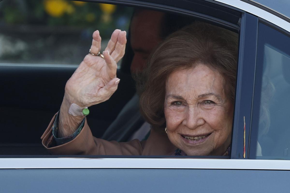 La reina Sofía sale del hospital tras cuatro días ingresada