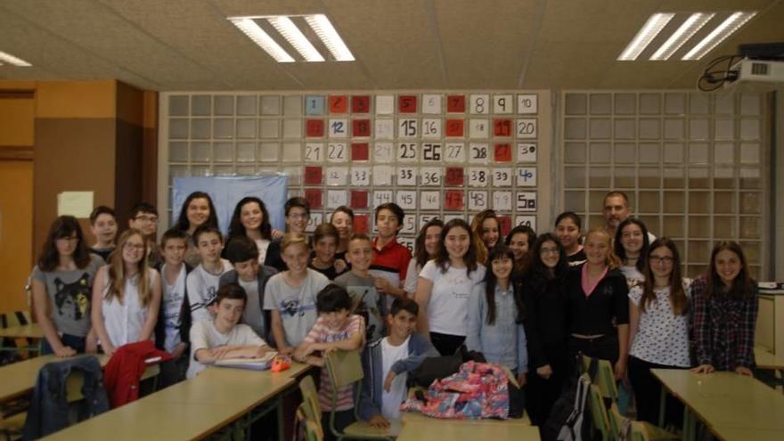 Foto de familia de los alumnos ganadores del certamen.