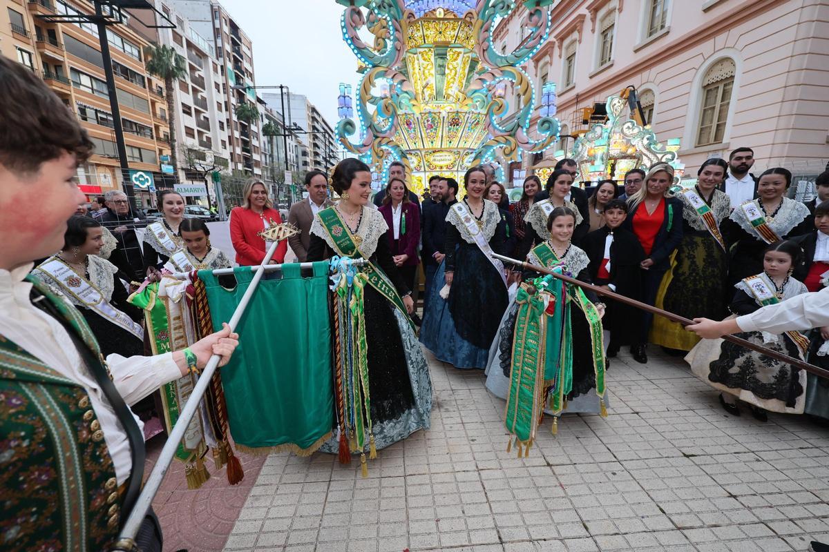 Pérez Llorca ratifica el apoyo de la Generalitat para "proteger nuestras señas de identidad como son las fiestas de la Magdalena"